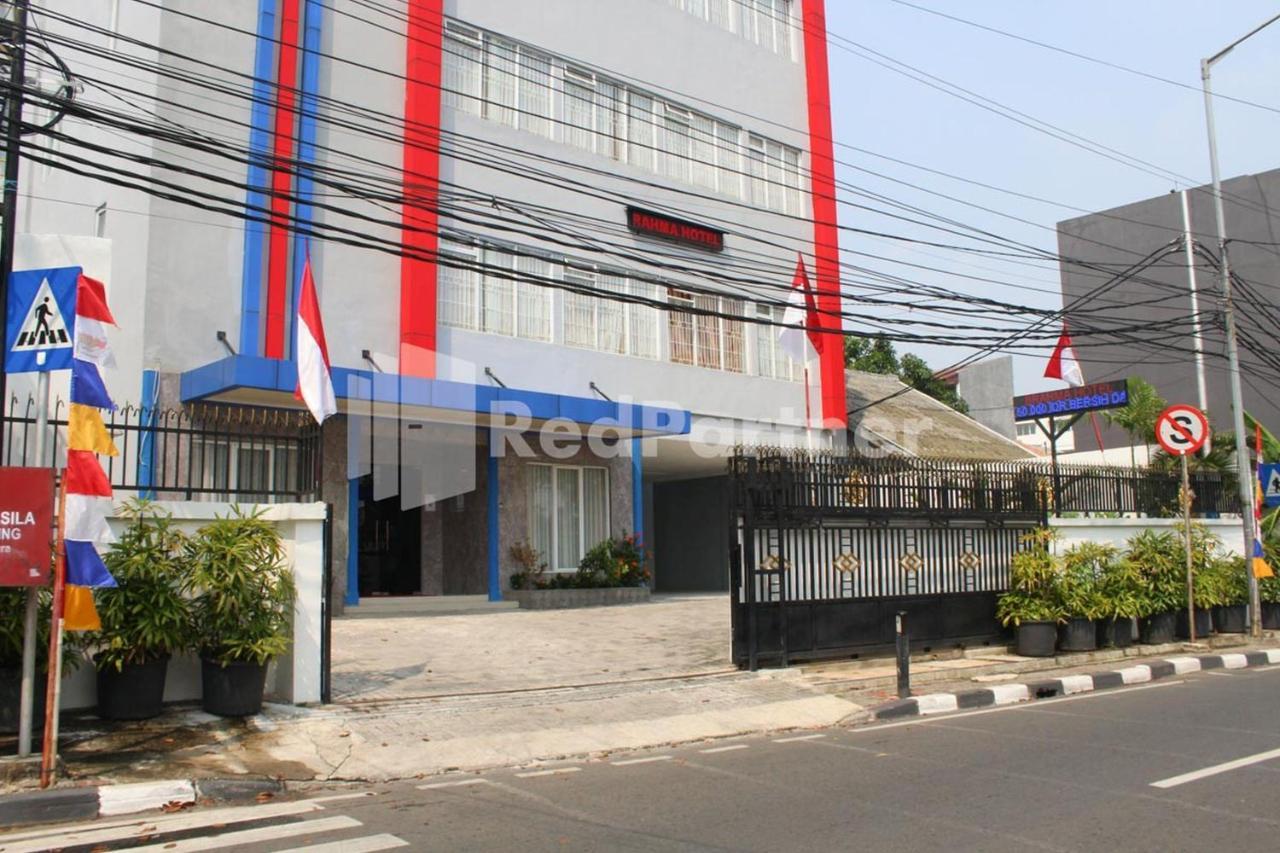 Brahma Hotel Mitra Reddoorz Джакарта Екстериор снимка