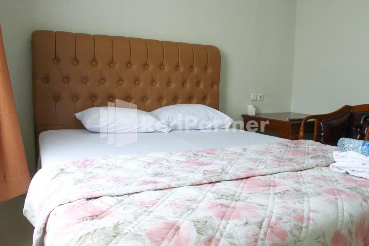 Brahma Hotel Mitra Reddoorz Джакарта Екстериор снимка