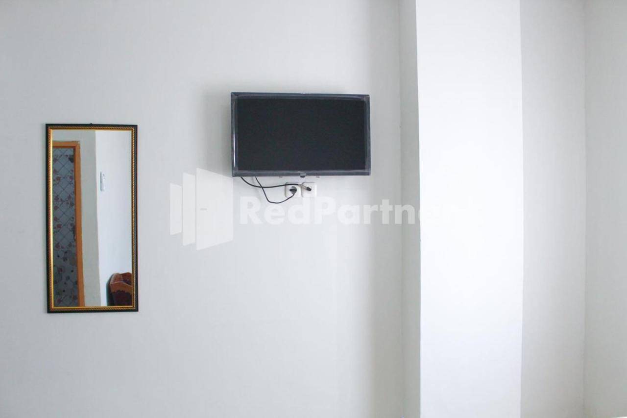 Brahma Hotel Mitra Reddoorz Джакарта Екстериор снимка