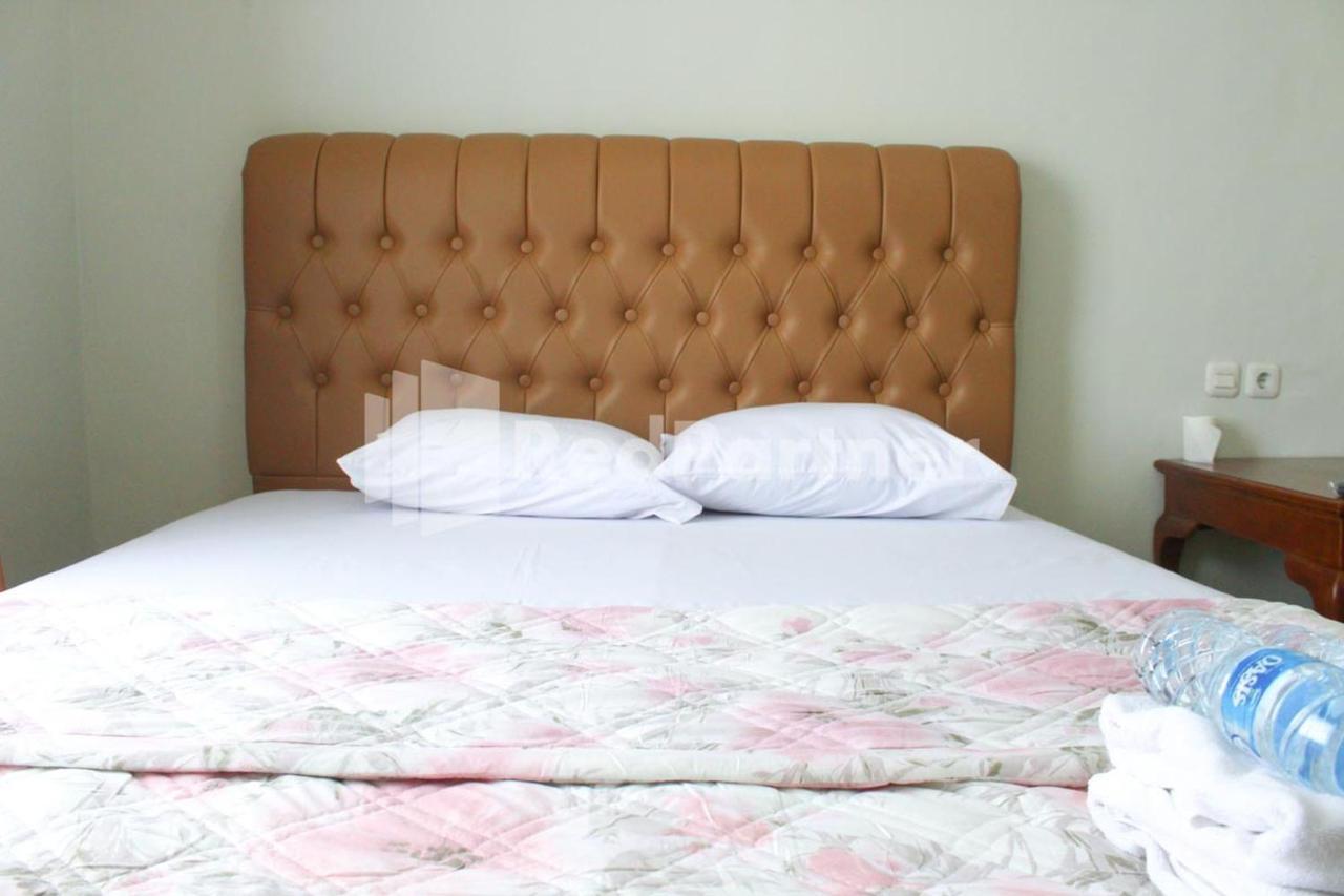 Brahma Hotel Mitra Reddoorz Джакарта Екстериор снимка