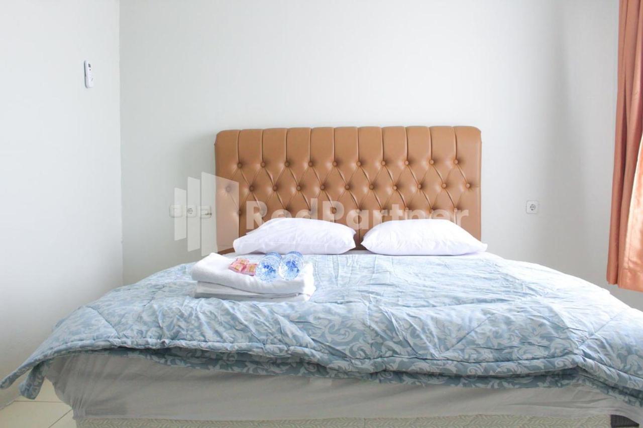 Brahma Hotel Mitra Reddoorz Джакарта Екстериор снимка